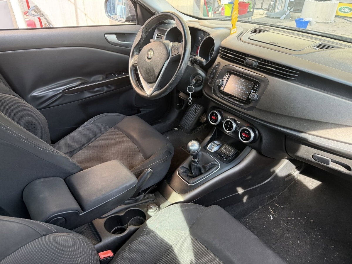 Alfa Romeo Giulietta 1.6 JTDm Ti 120cv (7)