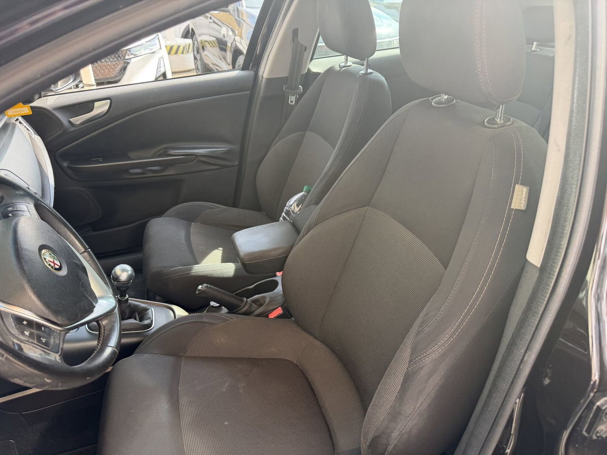 Alfa Romeo Giulietta 1.6 JTDm Ti 120cv (8)