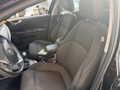 Alfa Romeo Giulietta 1.6 JTDm Ti 120cv (8)