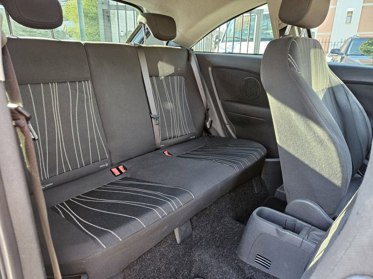 Opel Corsa 1.2 80CV 3 porte GPL-TECH Edition (10)