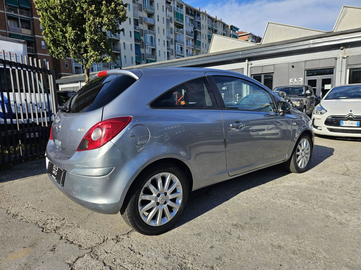 Opel Corsa 1.2 80CV 3 porte GPL-TECH Edition (2)