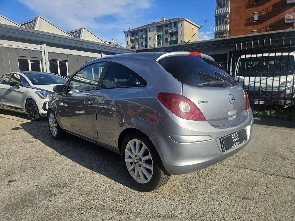 Opel Corsa 1.2 80CV 3 porte GPL-TECH Edition (4)