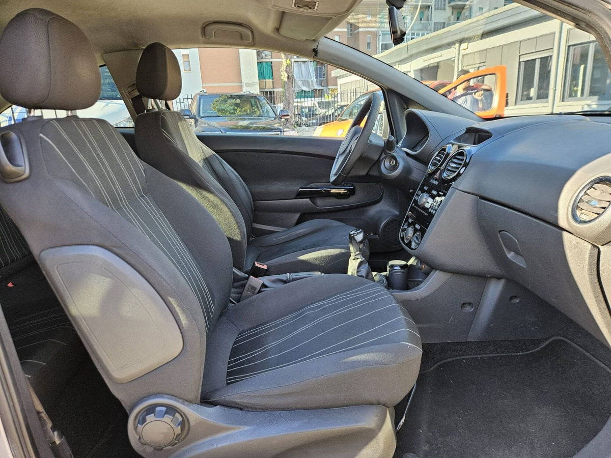 Opel Corsa 1.2 80CV 3 porte GPL-TECH Edition (9)