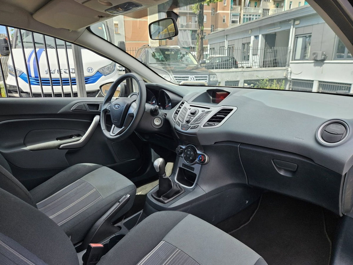 Ford Fiesta 1.2 60CV 3 porte Titanium (10)