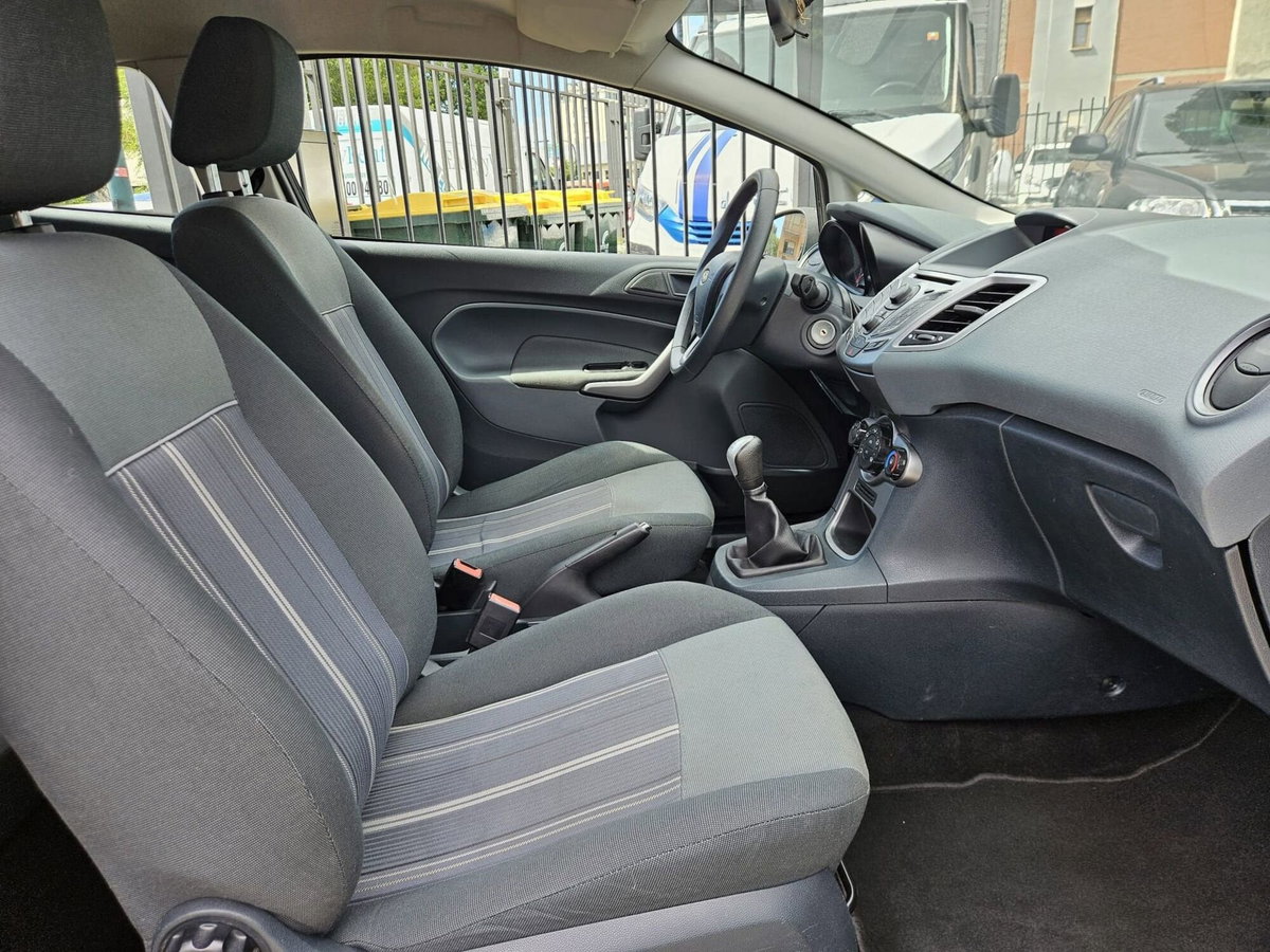 Ford Fiesta 1.2 60CV 3 porte Titanium (11)