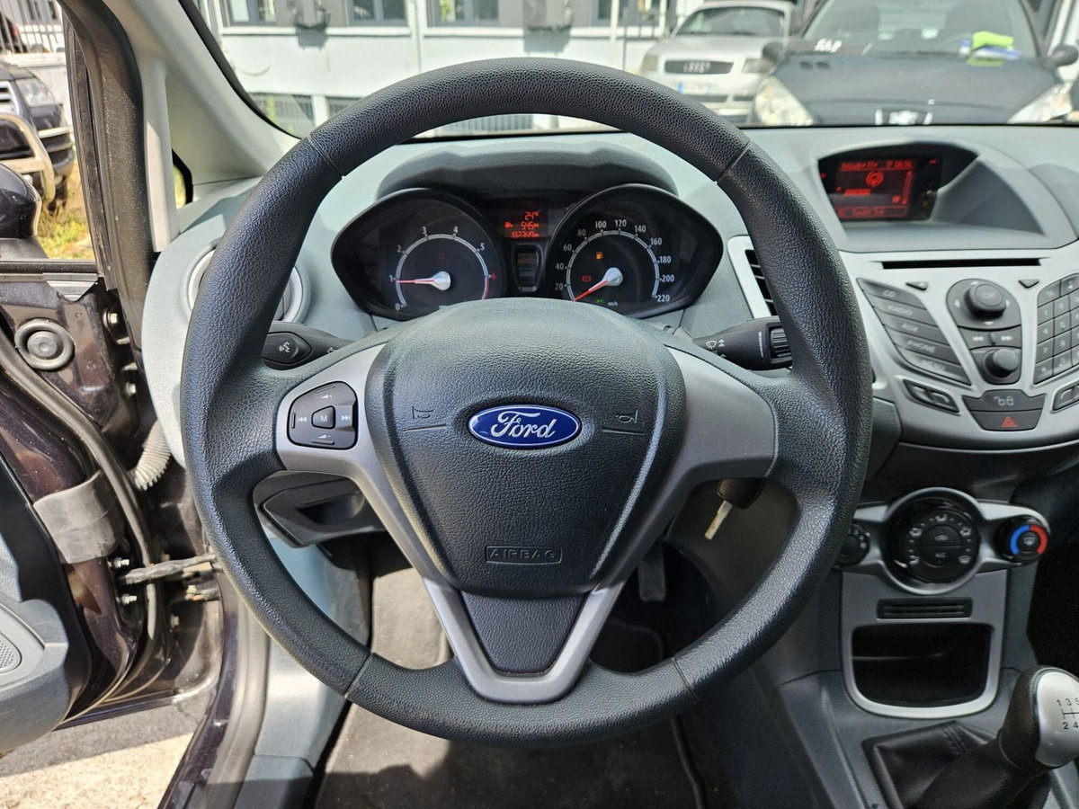 Ford Fiesta 1.2 60CV 3 porte Titanium (13)