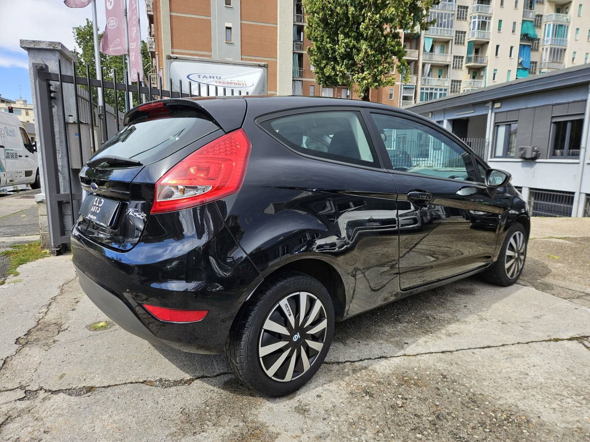 Ford Fiesta 1.2 60CV 3 porte Titanium (4)