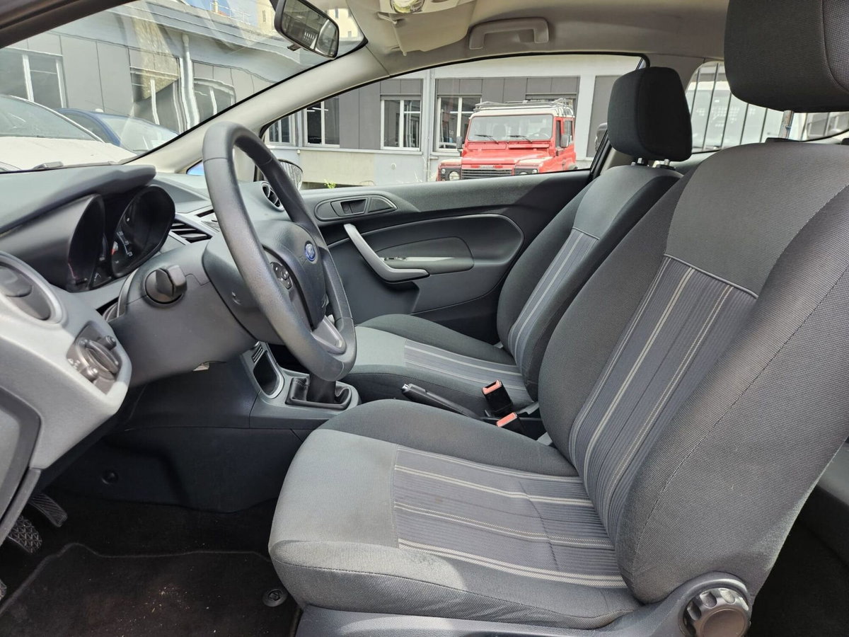 Ford Fiesta 1.2 60CV 3 porte Titanium (8)