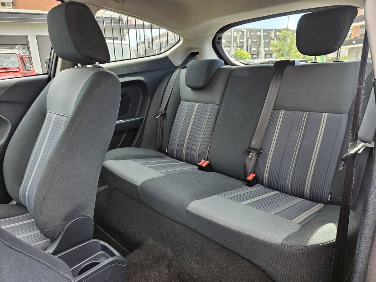 Ford Fiesta 1.2 60CV 3 porte Titanium (9)
