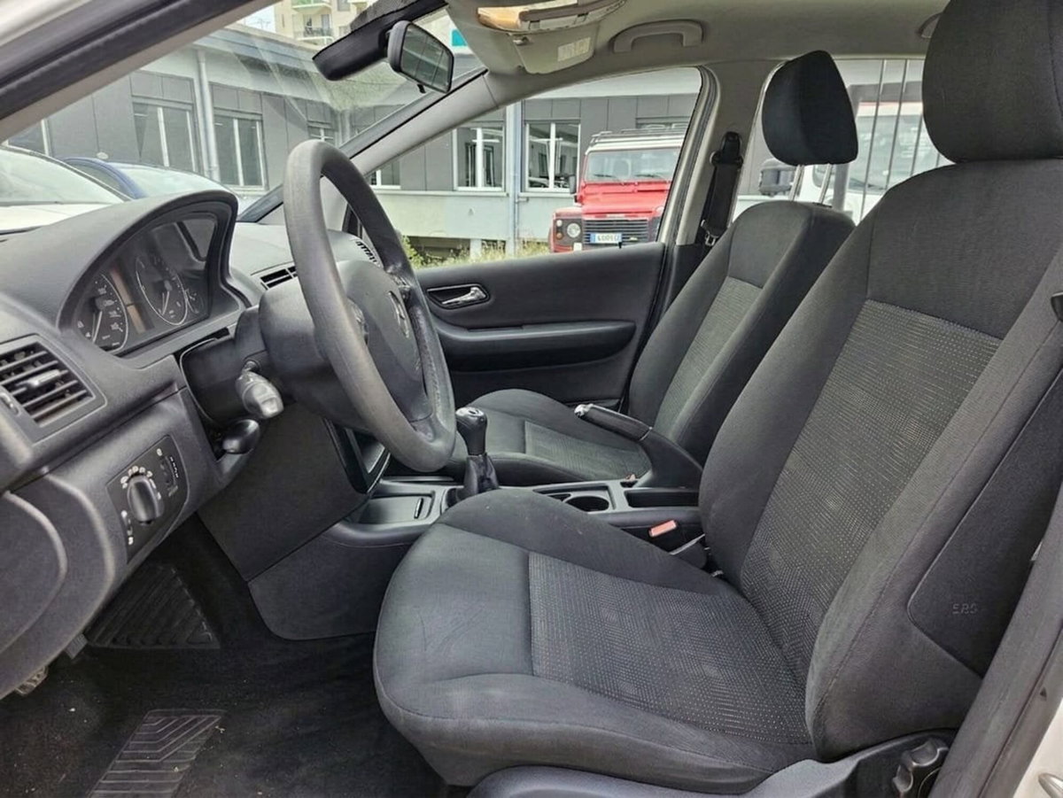Mercedes-Benz Classe A 160 CDI Avantgarde (5)