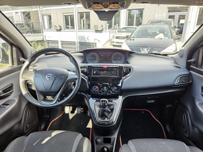 Lancia Ypsilon 1.2 69 CV 5 porte GPL Ecochic Alberta Ferretti (7)