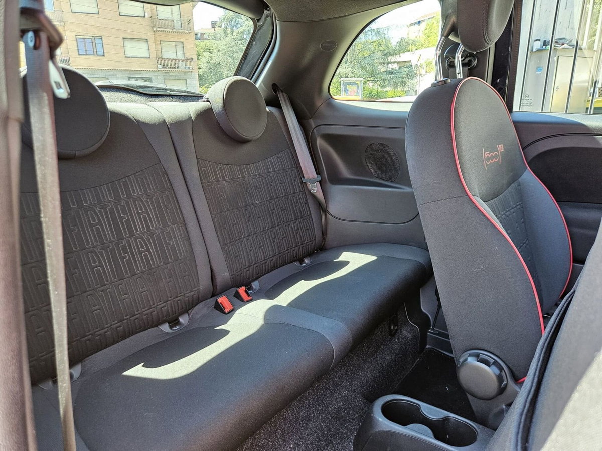 Fiat 500 1.0 Hybrid Red (11)