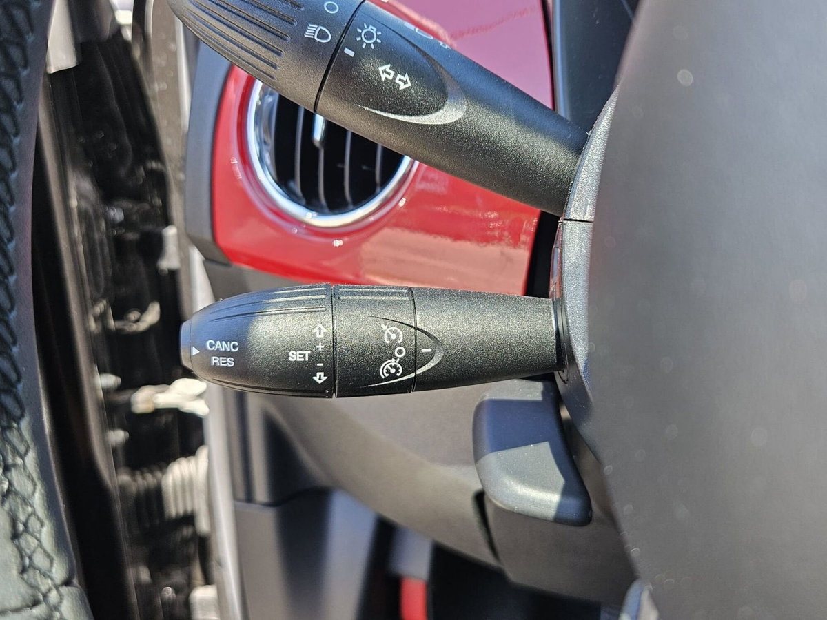 Fiat 500 1.0 Hybrid Red (15)