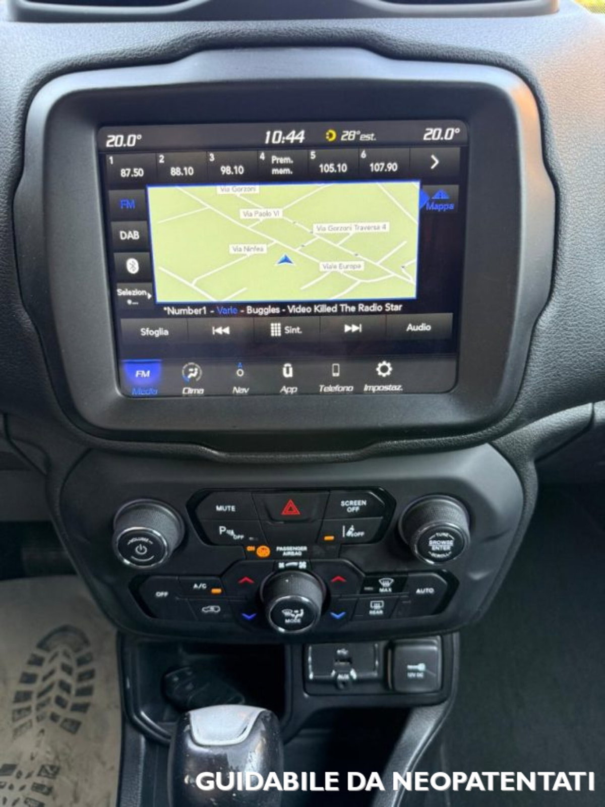 Jeep Renegade 1.6 Mjt DDCT 120 CV S (14)