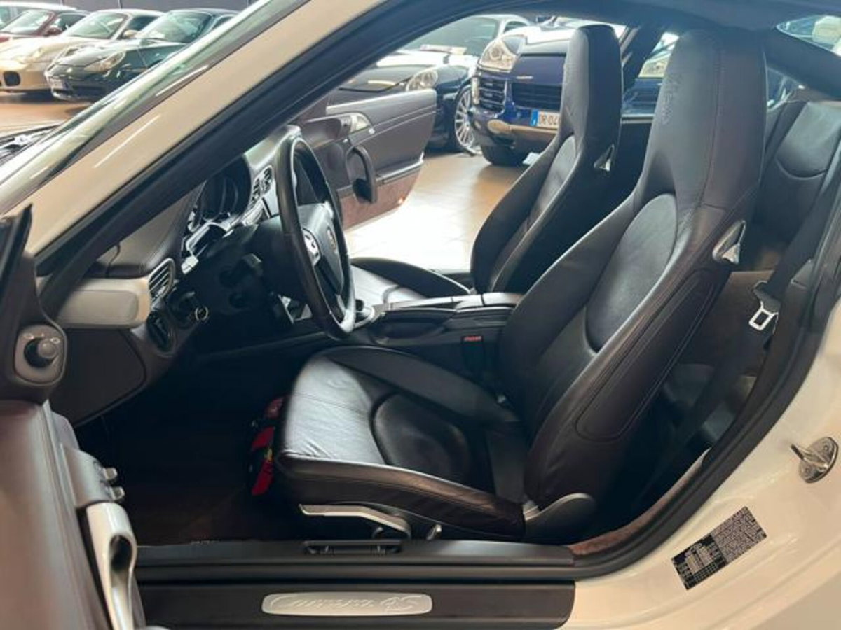 Porsche 911 Coupé Carrera 4S (11)