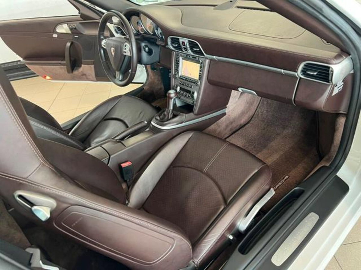Porsche 911 Coupé Carrera 4S (14)