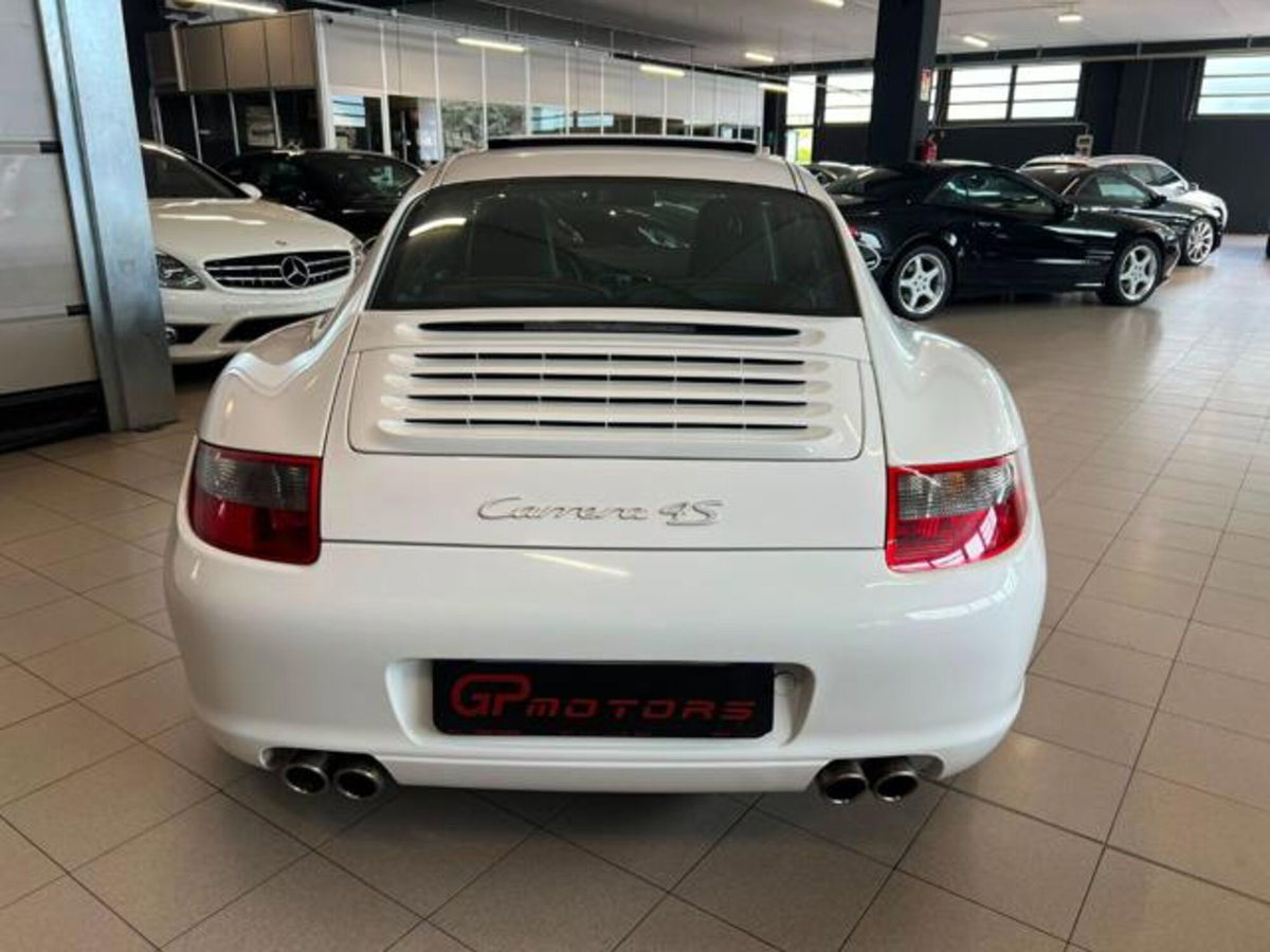 Porsche 911 Coupé Carrera 4S (4)