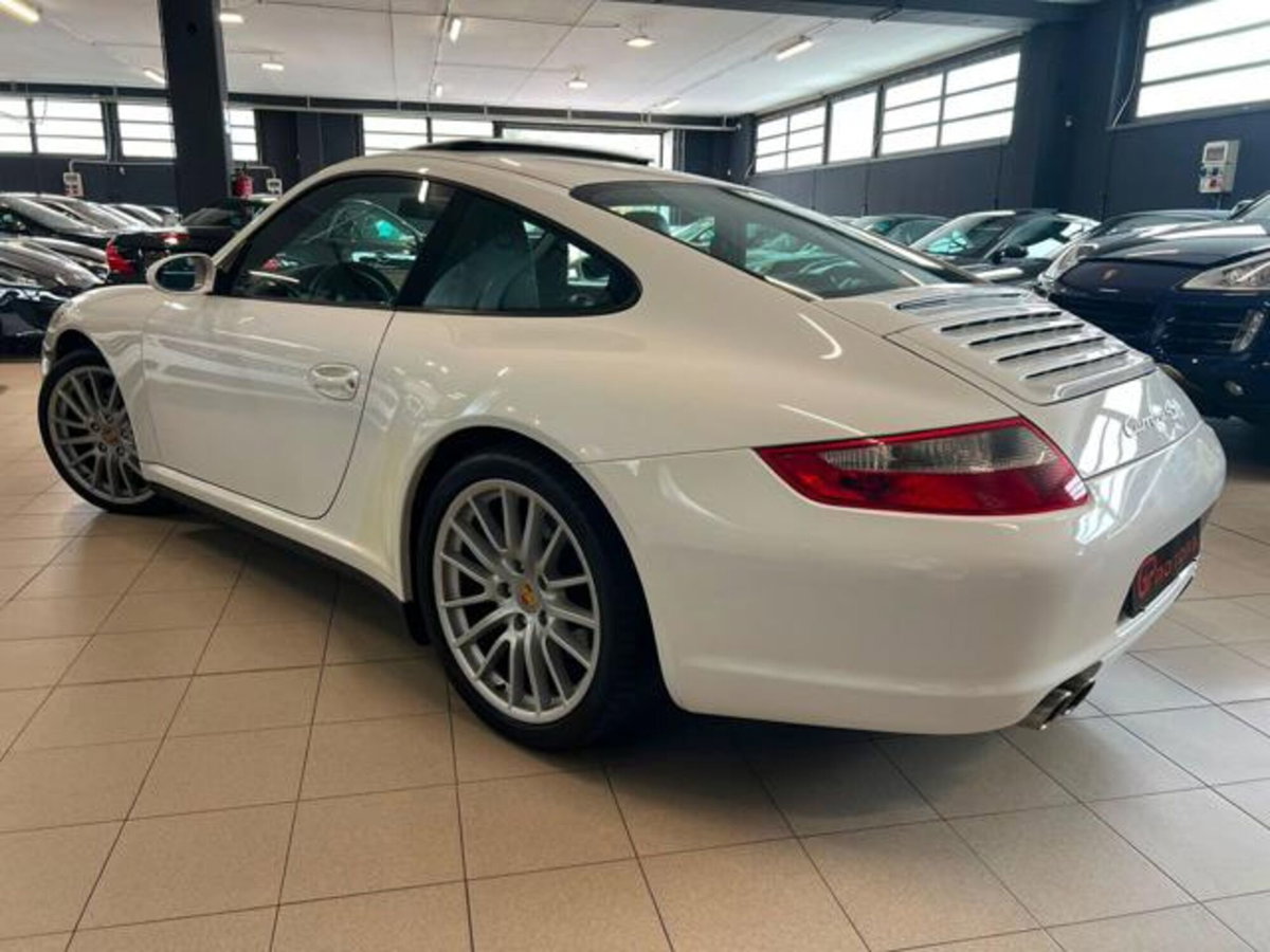 Porsche 911 Coupé Carrera 4S (5)