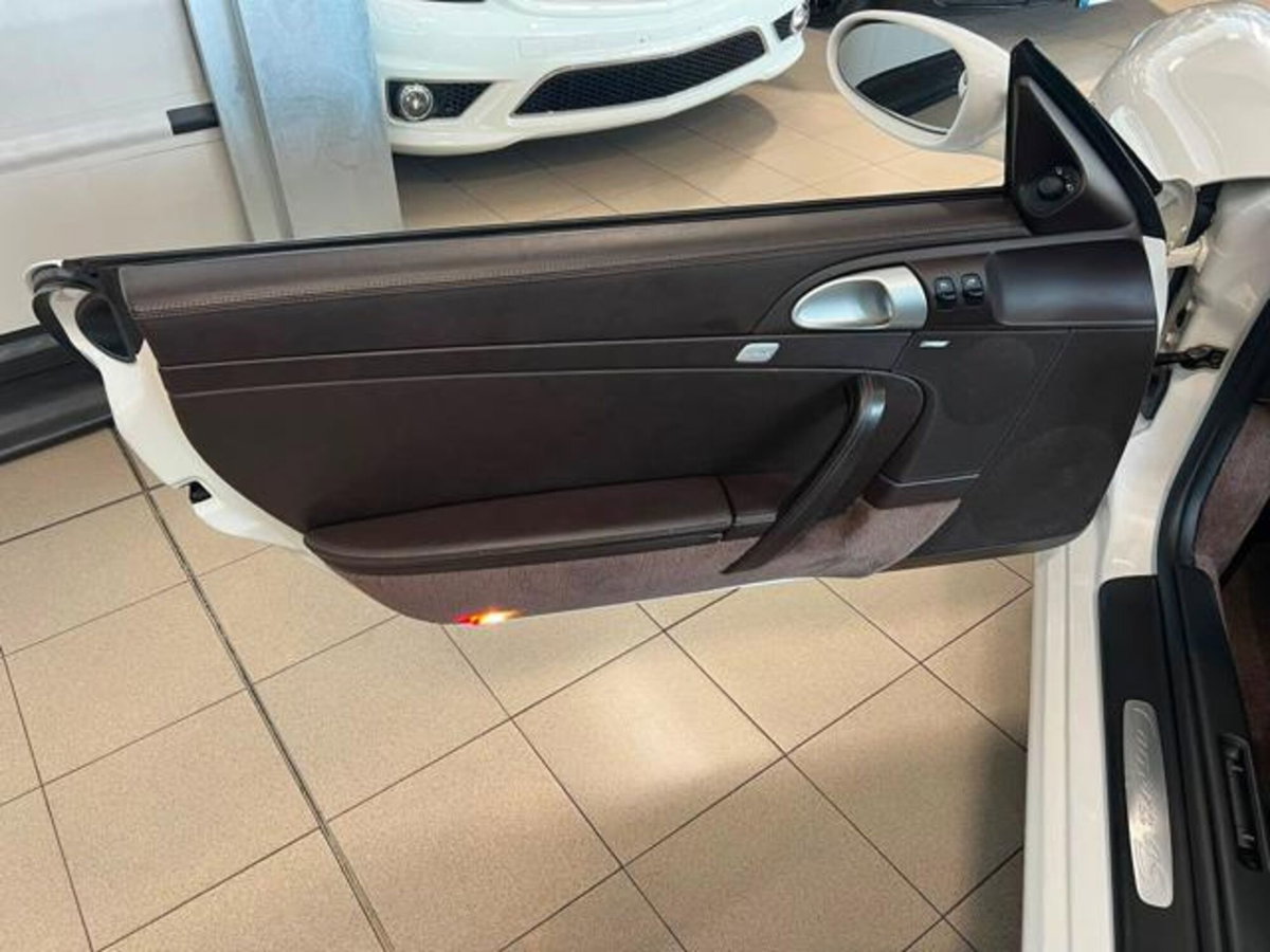 Porsche 911 Coupé Carrera 4S (8)