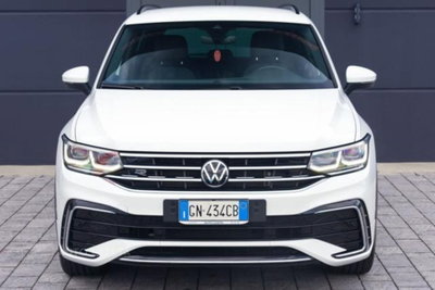 Volkswagen Tiguan 2.0 TDI 150 CV SCR DSG 4MOTION R-Line (12)