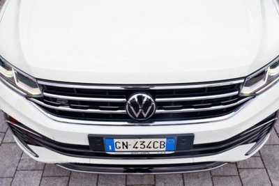 Volkswagen Tiguan 2.0 TDI 150 CV SCR DSG 4MOTION R-Line (13)