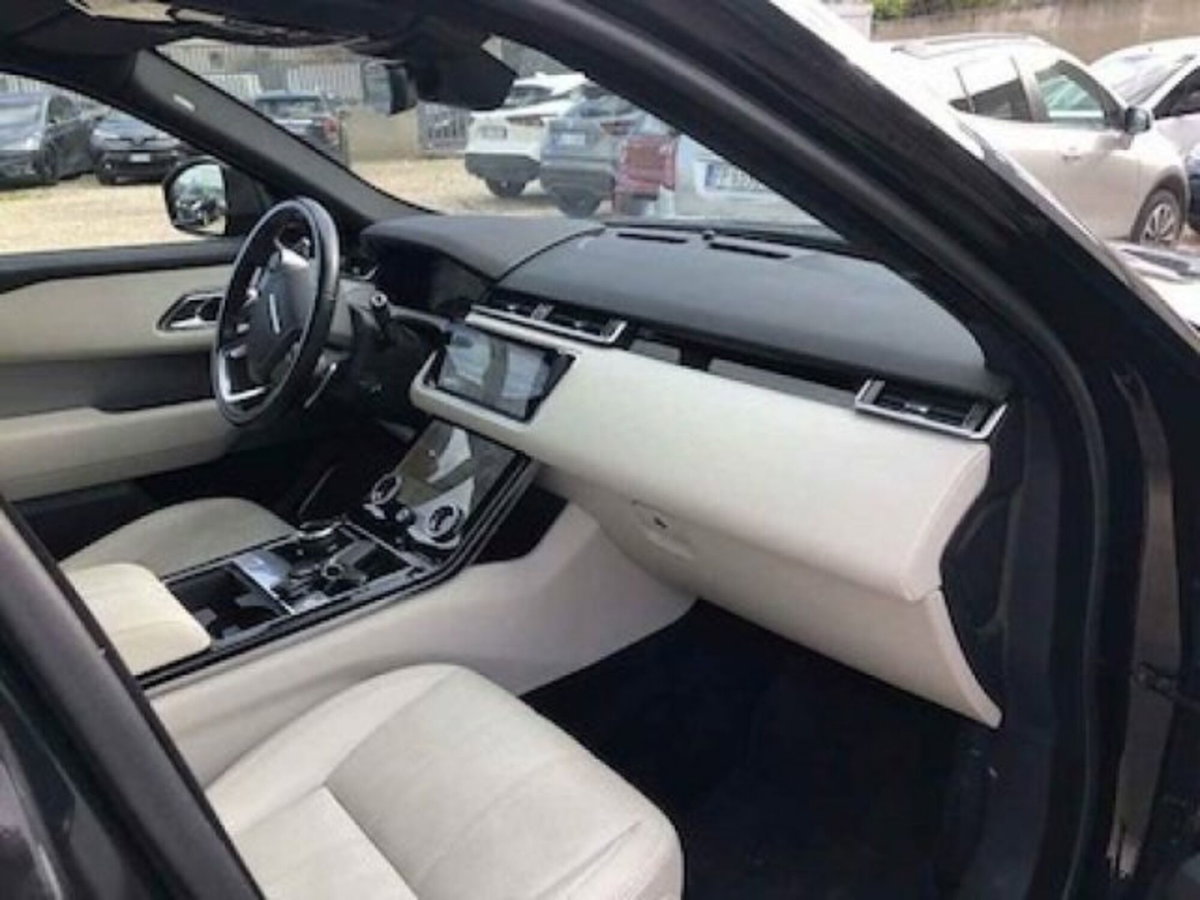 Land Rover Range Rover Velar 2.0D I4 240 CV (8)