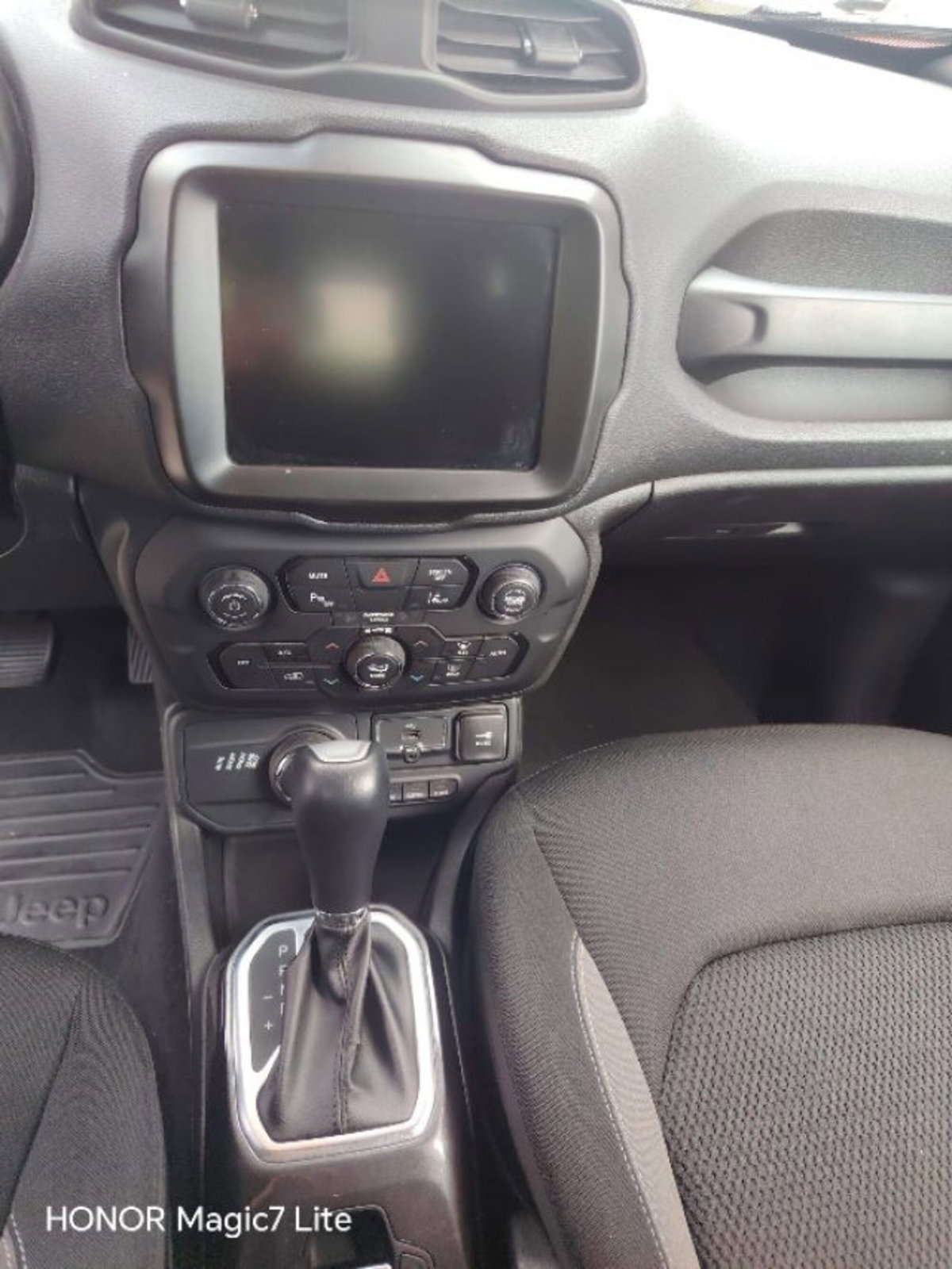Jeep Renegade 1.3 T4 190CV PHEV 4xe AT6 Limited (10)