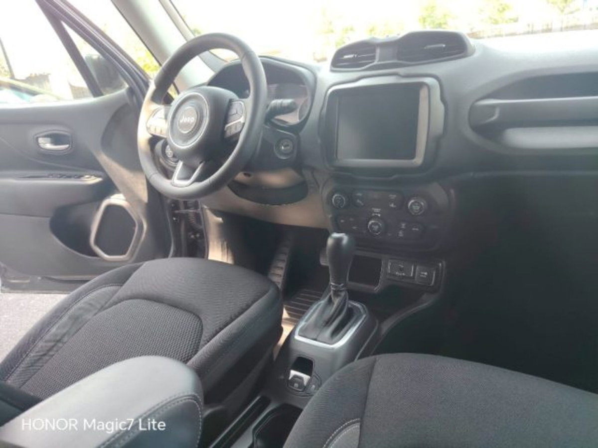 Jeep Renegade 1.5 Turbo T4 MHEV Limited (9)