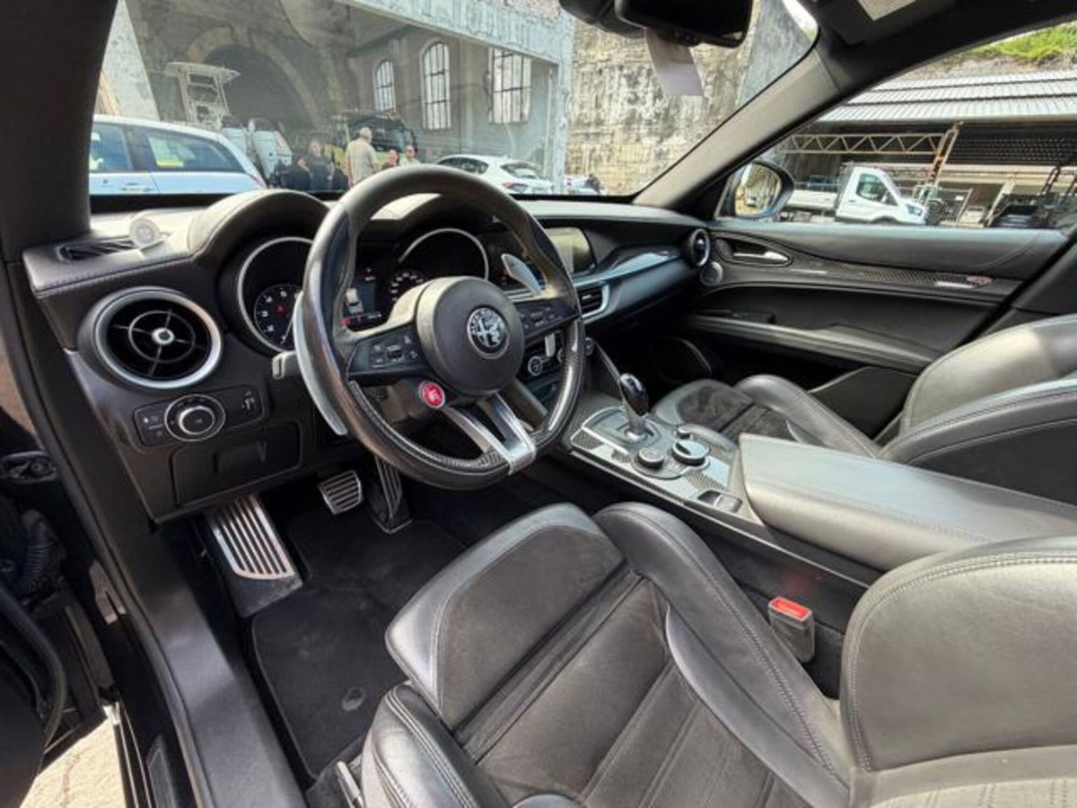 Alfa Romeo Stelvio Stelvio 2.9 Bi-Turbo V6 510 CV AT8 Quadrifoglio (15)