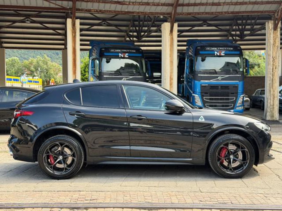 Alfa Romeo Stelvio Stelvio 2.9 Bi-Turbo V6 510 CV AT8 Quadrifoglio (4)