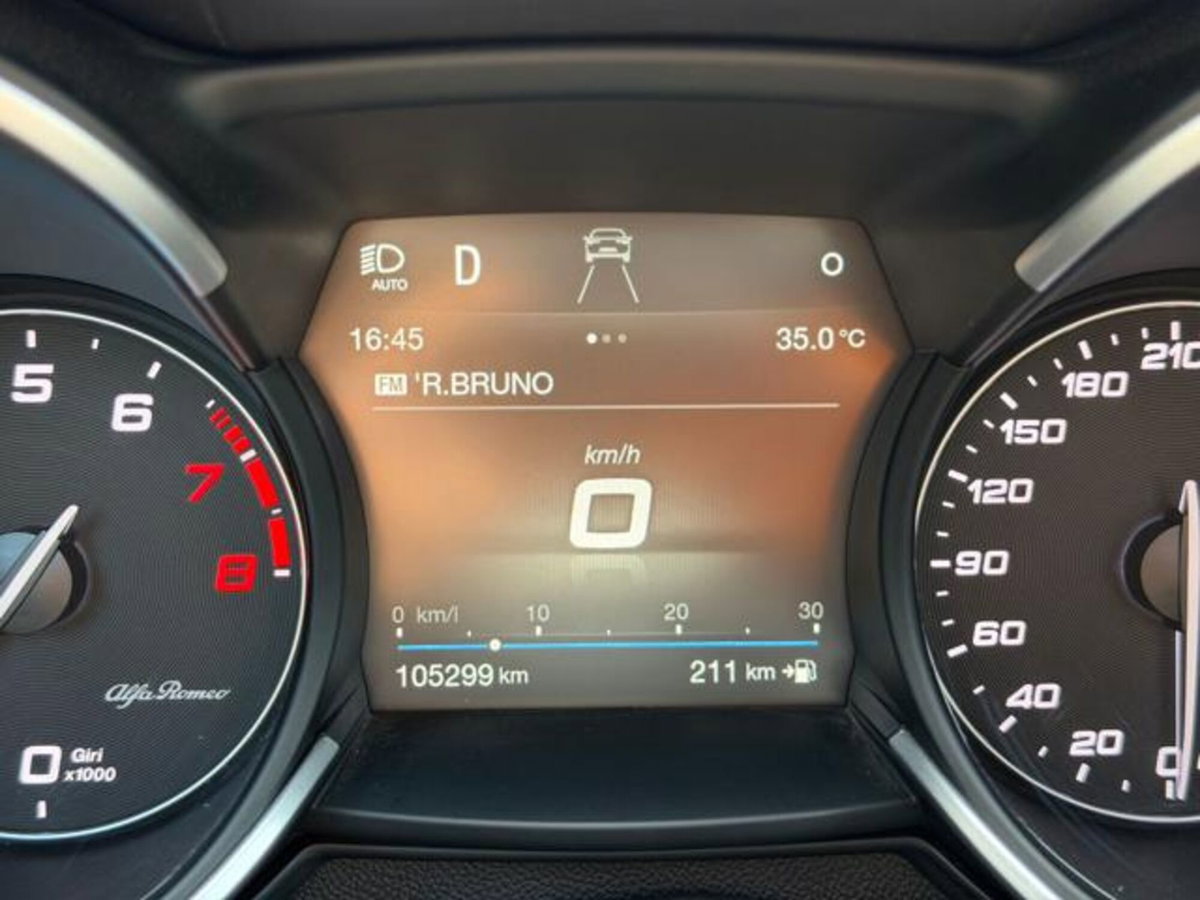 Alfa Romeo Stelvio Stelvio 2.9 Bi-Turbo V6 510 CV AT8 Quadrifoglio (9)