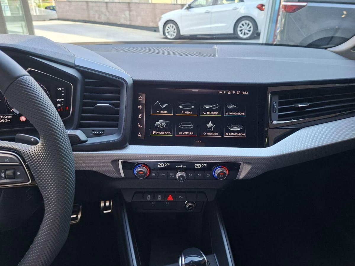 Audi A1 Sportback 30 TFSI S tronic Identity Black (12)