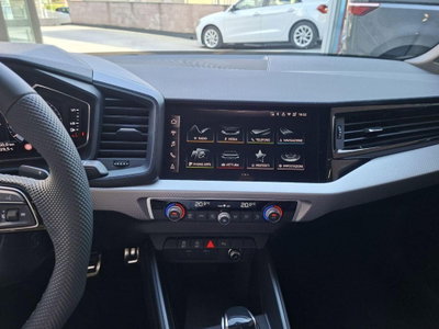 Audi A1 Sportback 30 TFSI S tronic Identity Black (12)