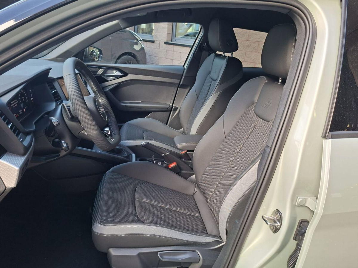 Audi A1 Sportback 30 TFSI S tronic Identity Black (8)