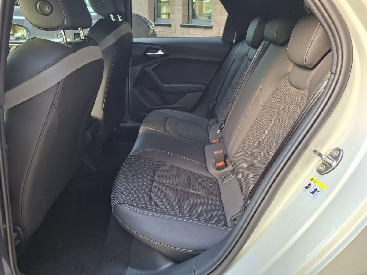 Audi A1 Sportback 30 TFSI S tronic Identity Black (9)