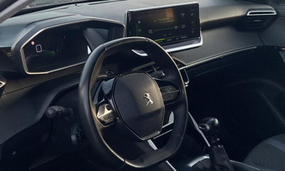 Peugeot 2008 BlueHDi 100 S&S Allure (6)