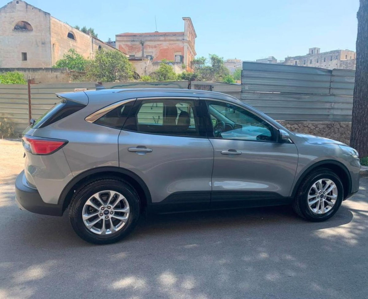 Ford Kuga 1.5 EcoBlue 120 CV 2WD Titanium (3)