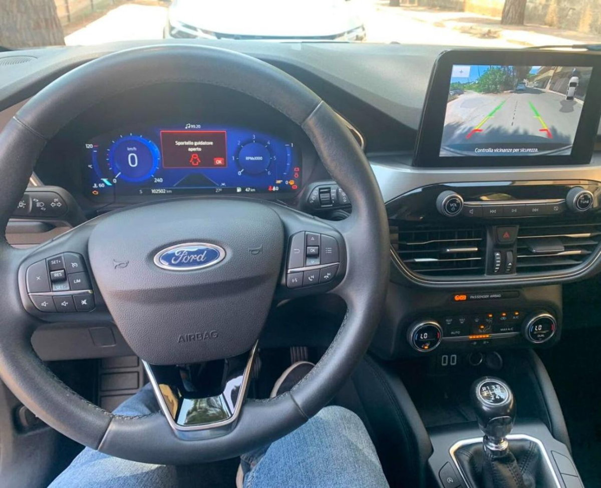 Ford Kuga 1.5 EcoBlue 120 CV 2WD Titanium (9)