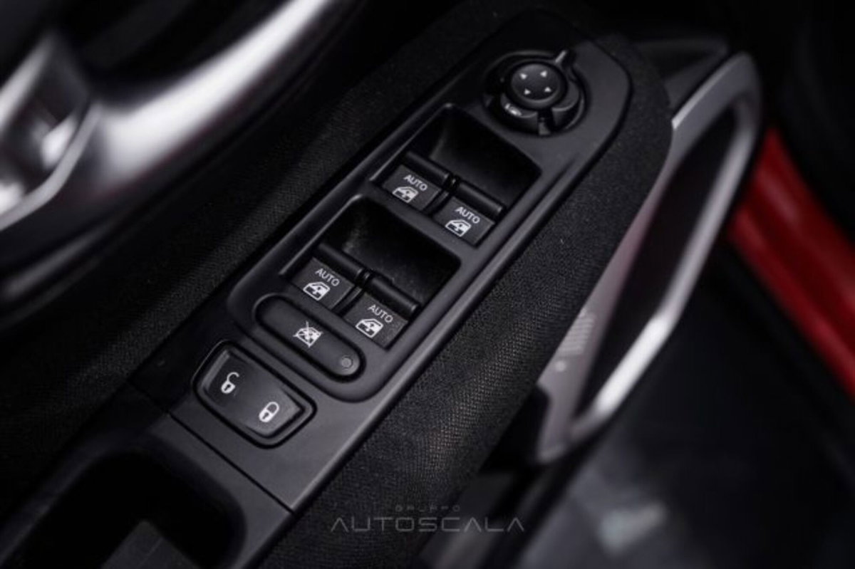 Jeep Renegade 1.6 Mjt DDCT 120 CV Business (10)