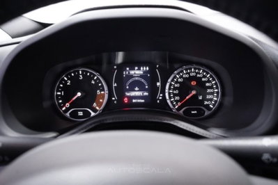 Jeep Renegade 1.6 Mjt DDCT 120 CV Business (16)