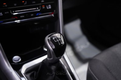 Volkswagen T-Roc 2.0 tdi Edition 115cv (17)
