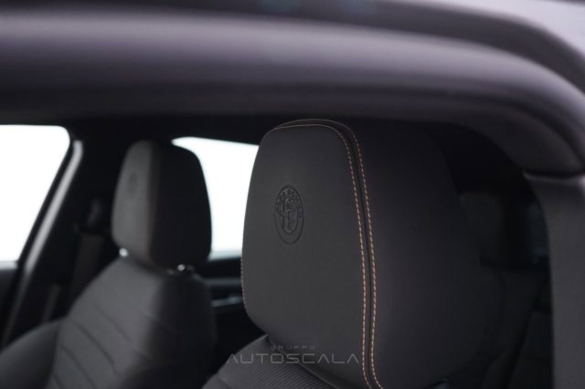 Alfa Romeo Tonale 1.3 phev Ti Q4 270cv at6 (12)