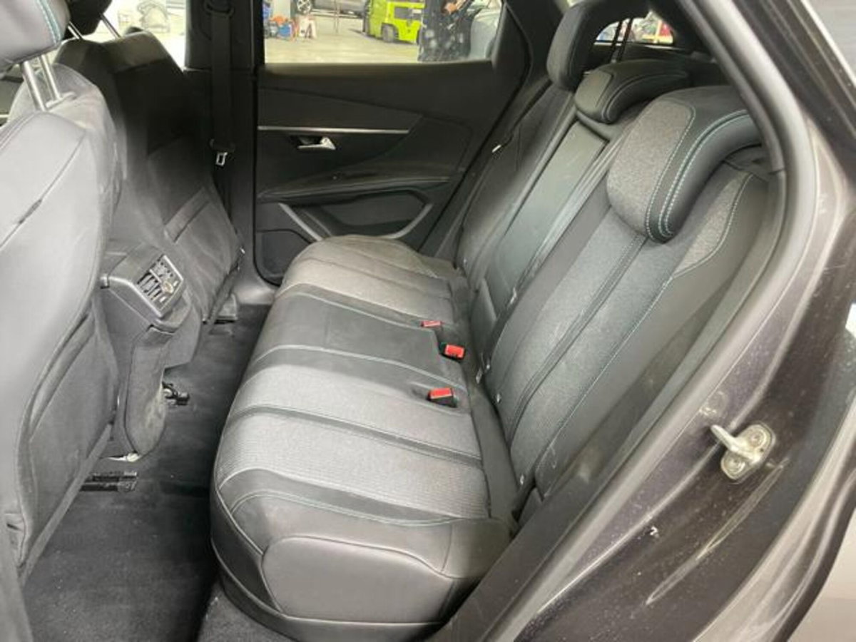 Peugeot 3008 Hybrid4 300 e-EAT8 Allure Pack (12)