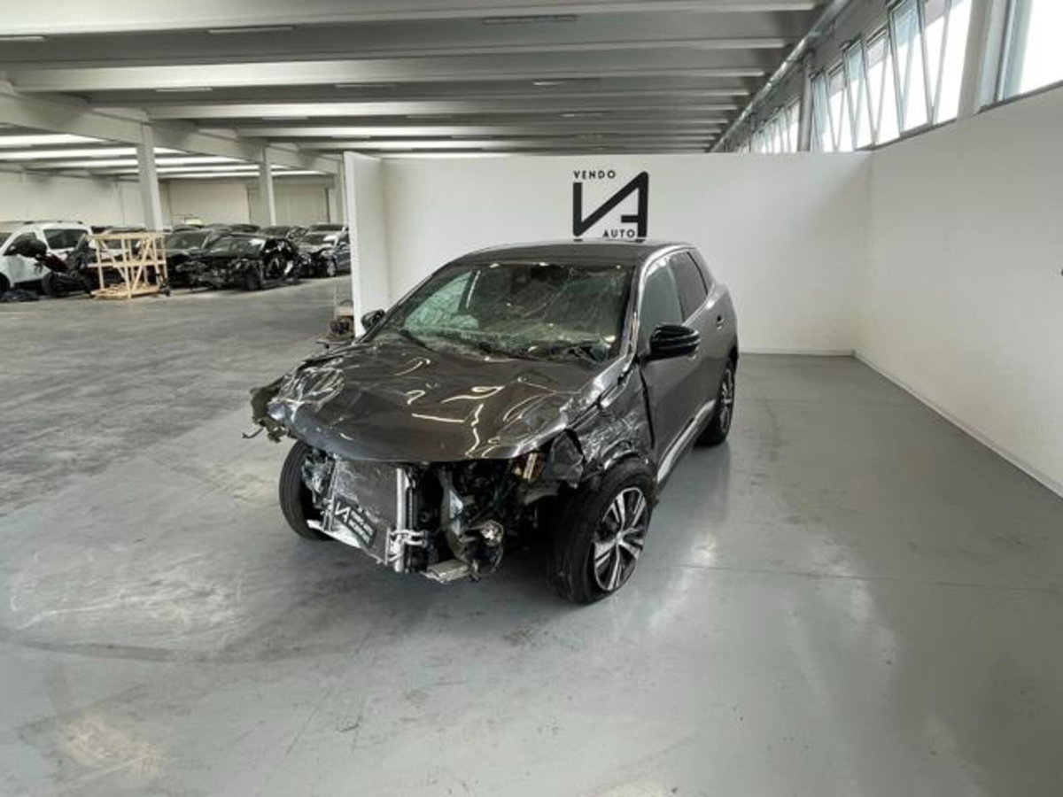 Peugeot 3008 Hybrid4 300 e-EAT8 Allure Pack (3)