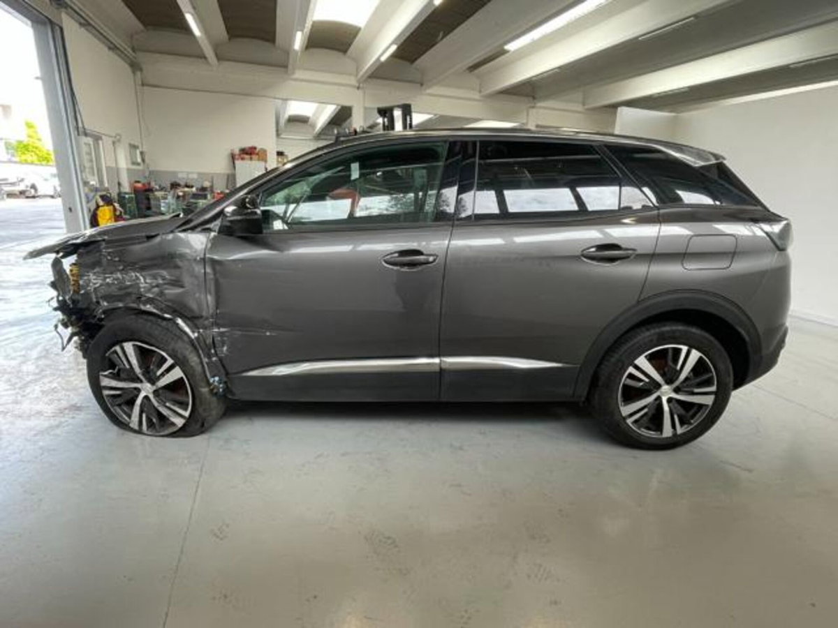 Peugeot 3008 Hybrid4 300 e-EAT8 Allure Pack (4)