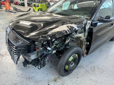 Peugeot 208 1.2 puretech Active s&s 100cv (11)