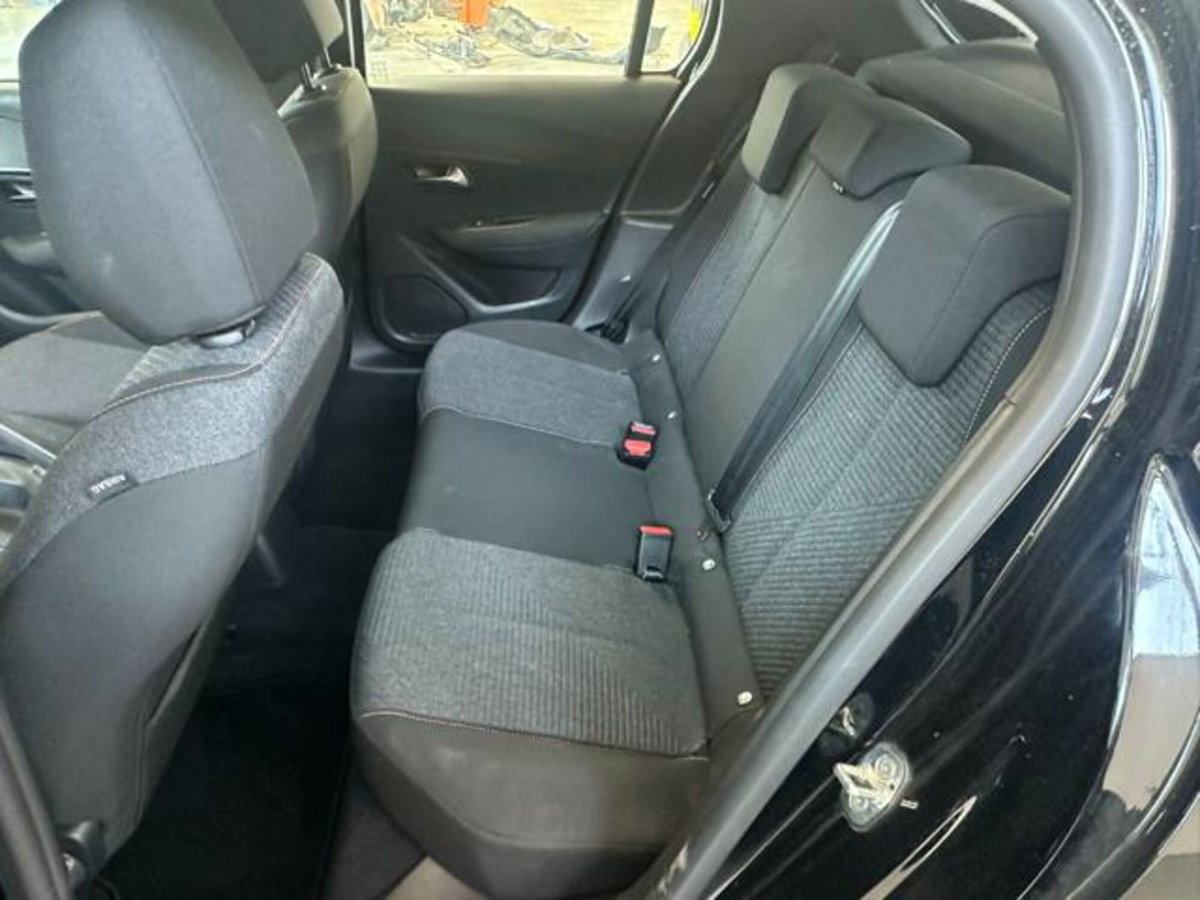 Peugeot 208 1.2 puretech Active s&s 100cv (13)