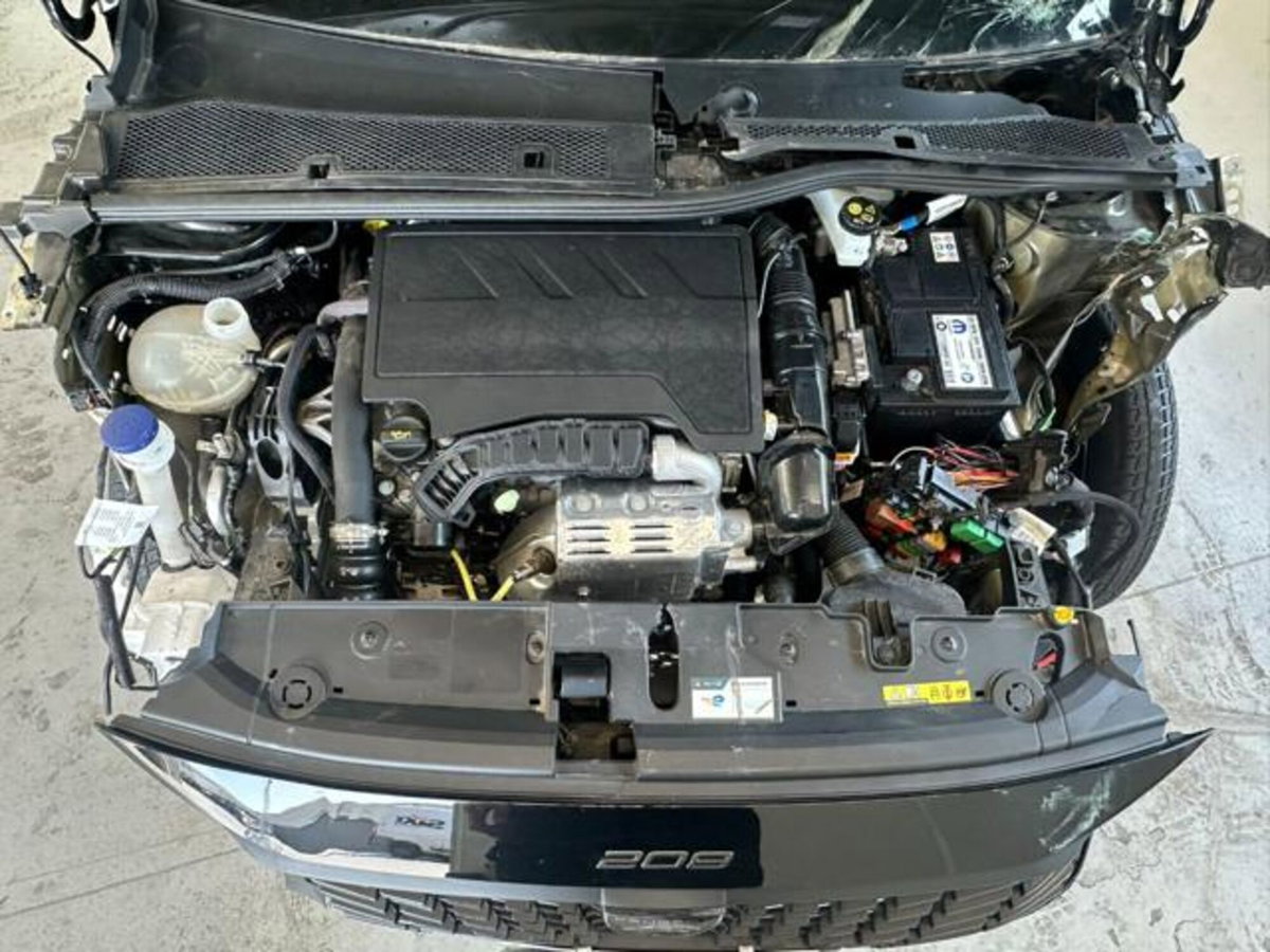 Peugeot 208 1.2 puretech Active s&s 100cv (9)