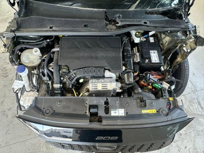 Peugeot 208 1.2 puretech Active s&s 100cv (9)