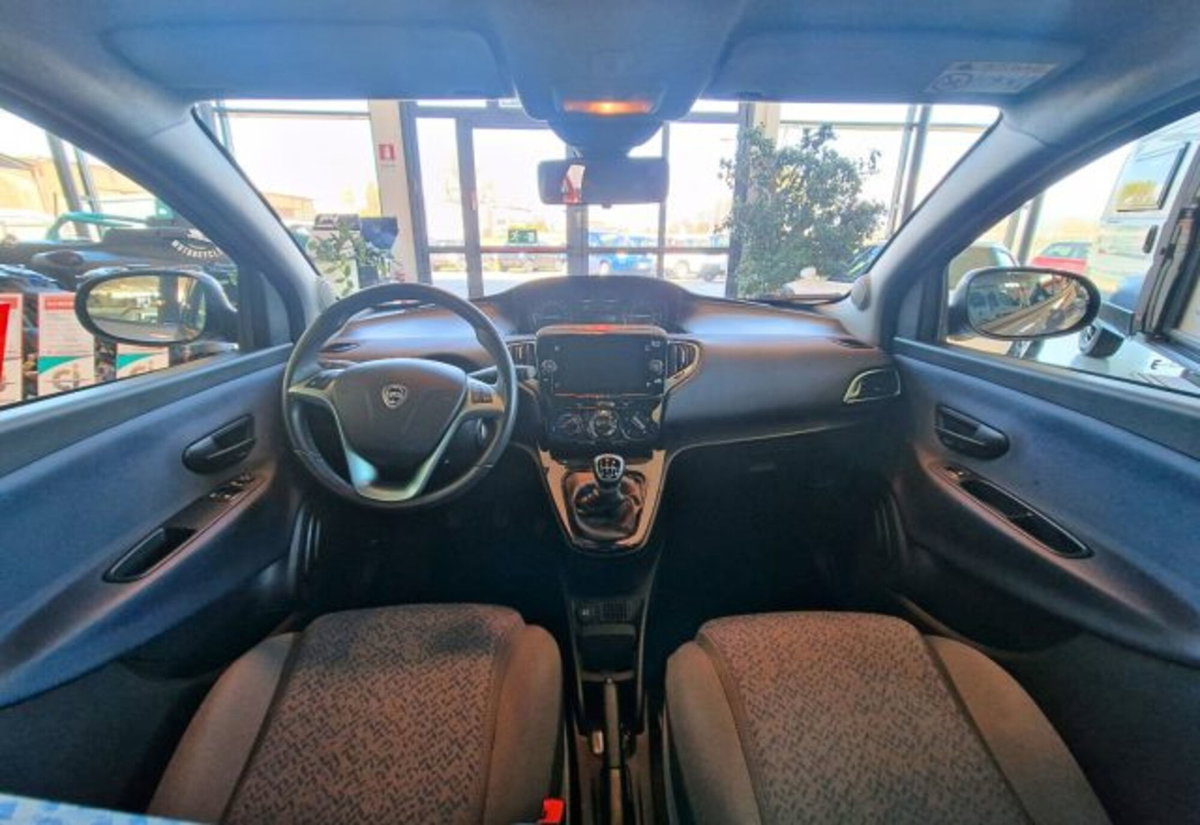 Lancia Ypsilon 1.0 FireFly 5 porte S&S Hybrid Maryne (6)